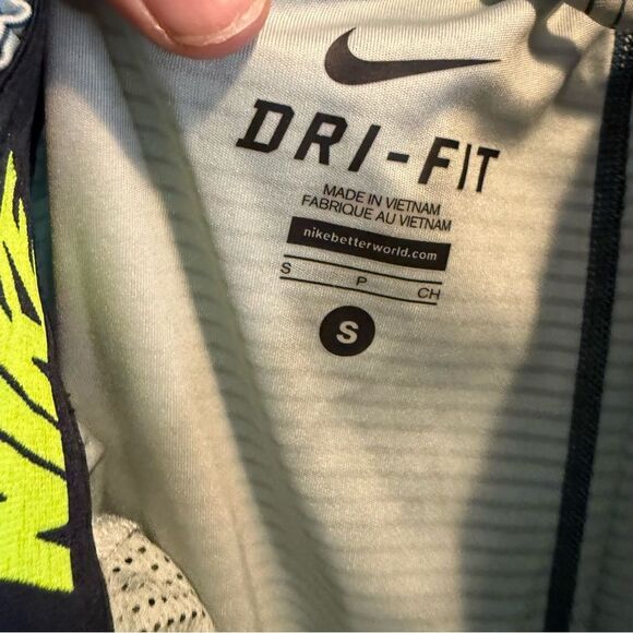 Nike Gray Striped Shorts with Teal Logo - Picture 5 of 7